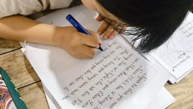 Cách viết bằng tay trái